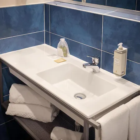 Western Hotel 4*