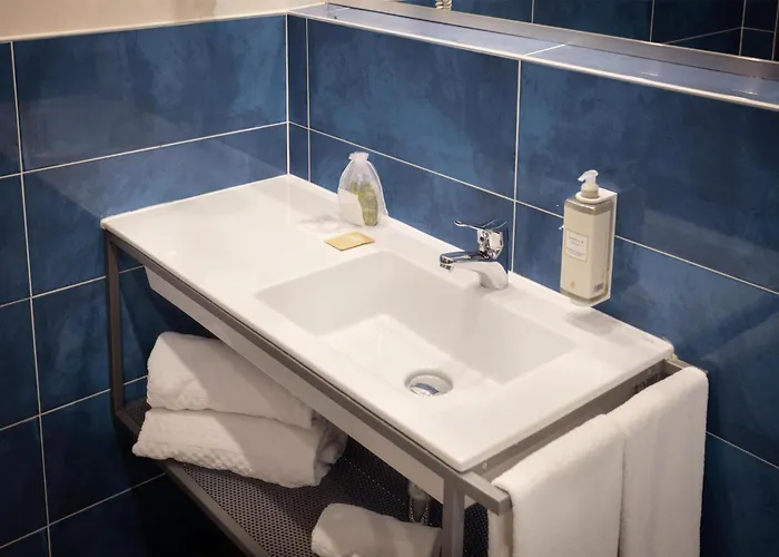 Western Hotel 4*