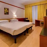 Western 4* Bolonia